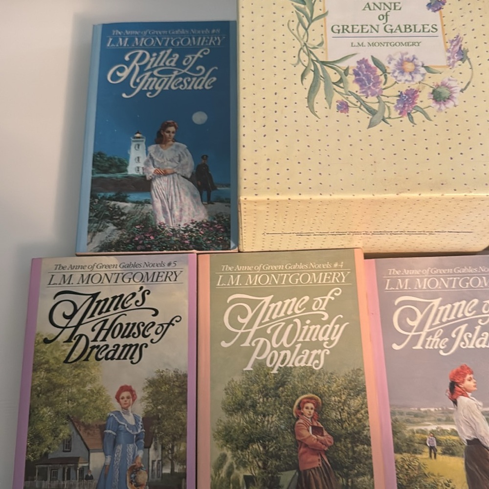 Anne of Green Gables Book Set of 8 - Picture 4 of 6